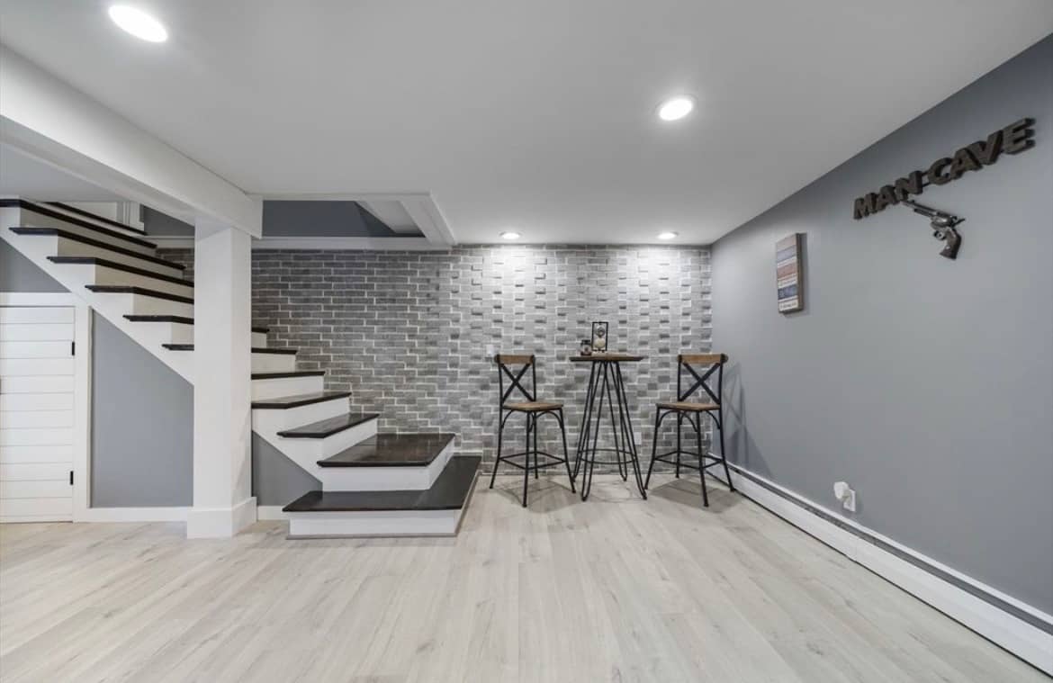 Custom carpentry and interior work